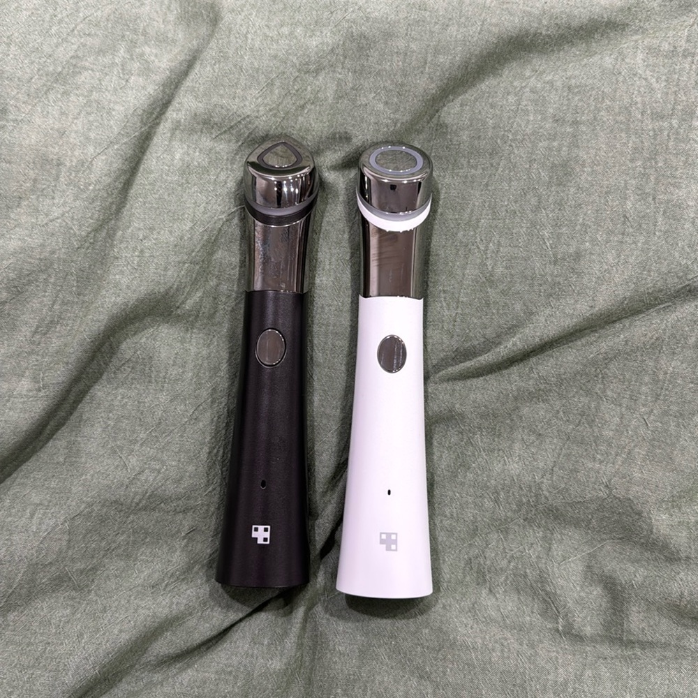 2 Medicube Devices - Booster H and ATS Air Shot